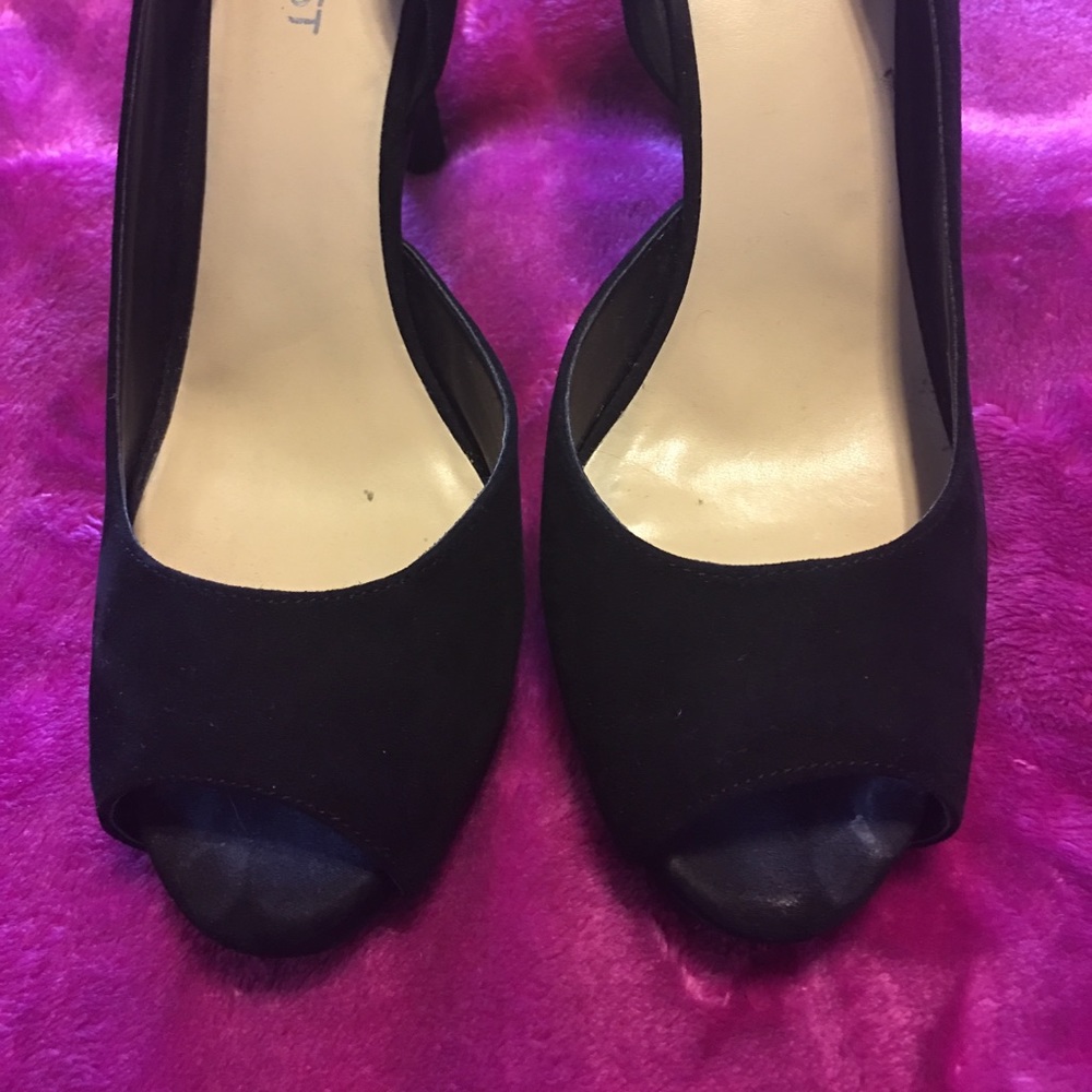 Nine West Black Peep Toe Heels Size 9 1/2